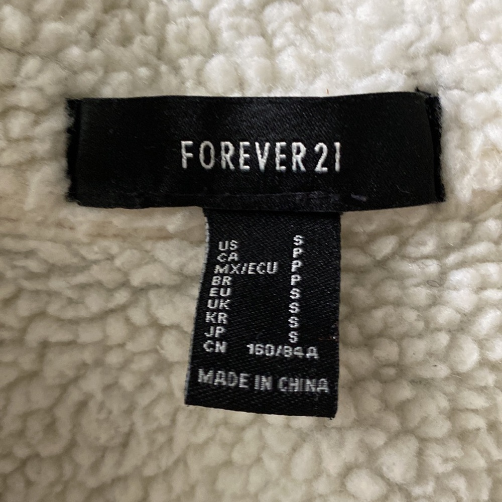 Forever 21 jean jacket - Picture 3 of 3